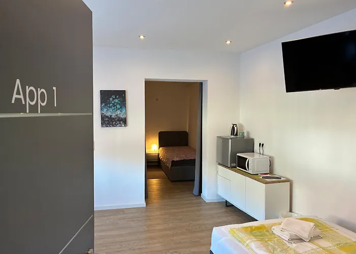 Zur Linde Hotel *